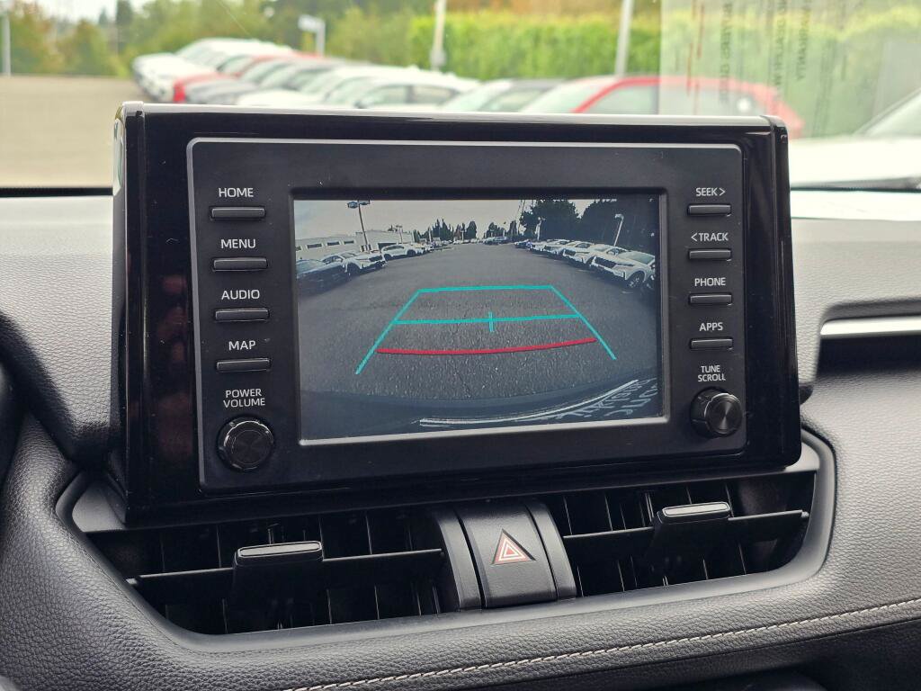 Used 2019 Toyota RAV4 LE w/ Carpet Mat Package AWD/4WD image 23