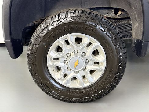 Used 2023 Chevrolet Silverado 2500 LT w/ Convenience Package image 37
