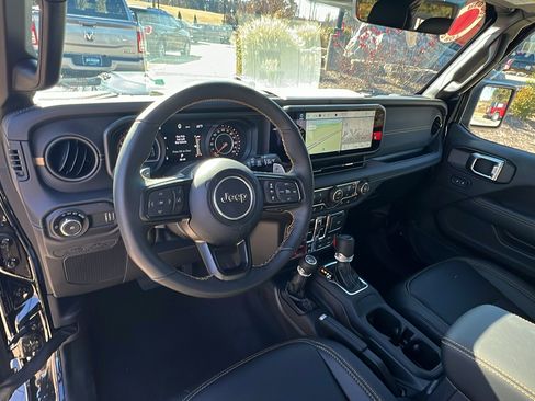 New 2025 Jeep Wrangler Unlimited Rubicon 392 image 21