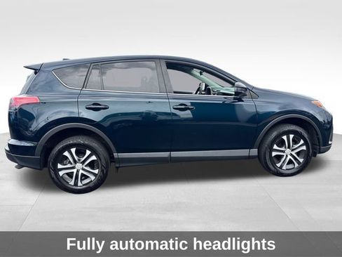 Used 2018 Toyota RAV4 LE w/ Carpet Mat Package AWD/4WD image 7