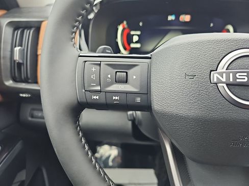 New 2026 Nissan Pathfinder Platinum FWD image 22
