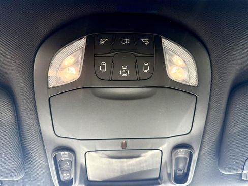 Used 2023 Chrysler Pacifica Touring-L w/ Uconnect Theater Family Group AWD/4WD image 36