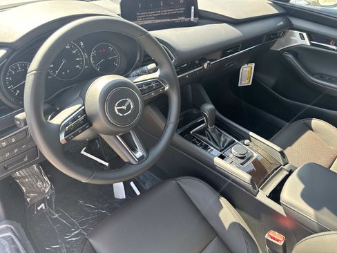 New 2026 MAZDA MAZDA3 Hatchback w/Premium Plus Pkg image 7