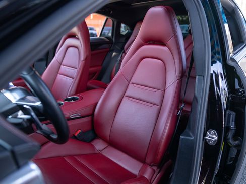 Certified 2020 Porsche Panamera image 5