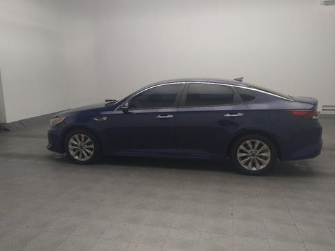 Used 2018 Kia Optima S FWD image 3