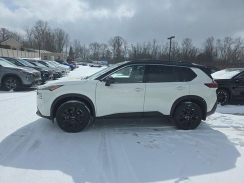 Certified 2023 Nissan Rogue SV w/ SV Premium B Package image 7