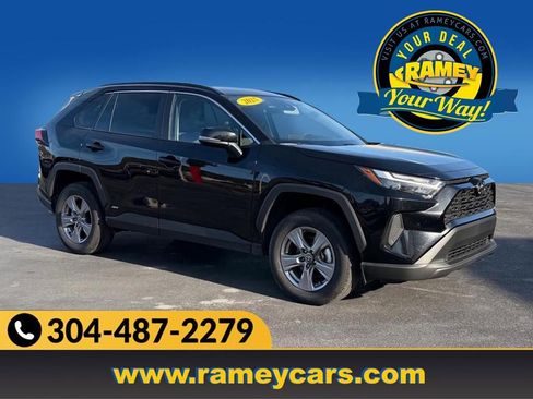 Used 2025 Toyota RAV4 XLE image 1