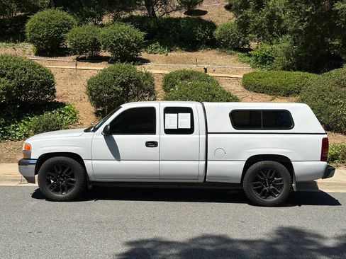 Used 2002 GMC Sierra 1500 2WD Extended Cab image 2