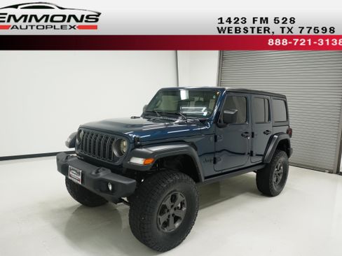 Used 2025 Jeep Wrangler Unlimited Sport AWD/4WD image 1