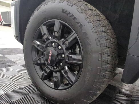 Used 2026 GMC Sierra 2500 AT4 w/ Technology Package AWD/4WD image 39