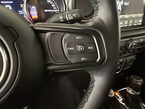 Used 2023 Jeep Wrangler Unlimited w/ Cold Weather Group AWD/4WD image 16