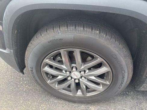 Used 2017 GMC Acadia SLT image 12