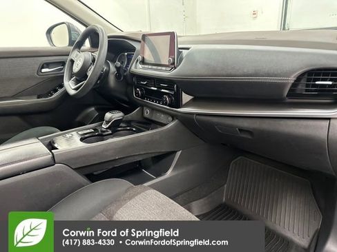 Used 2021 Nissan Rogue SV image 14