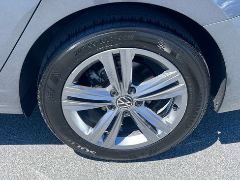Used 2024 Volkswagen Jetta SE FWD image 13