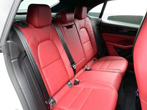 New 2026 Porsche Macan 4 Electric image 17