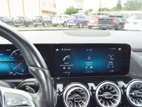 Used 2022 Mercedes-Benz GLA 250 4MATIC image 14