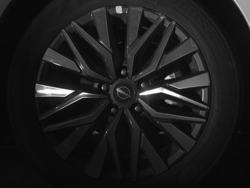 Used 2025 Nissan Altima 2.5 SV image 13