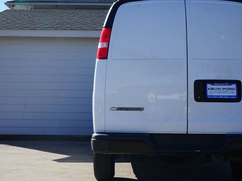 Used 2021 Chevrolet Express 2500 w/ Driver Convenience Package image 35