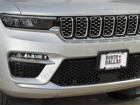 New 2025 Jeep Grand Cherokee Summit image 7