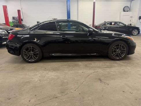 Used 2010 INFINITI G37 Convertible w/ Premium Pkg RWD image 29