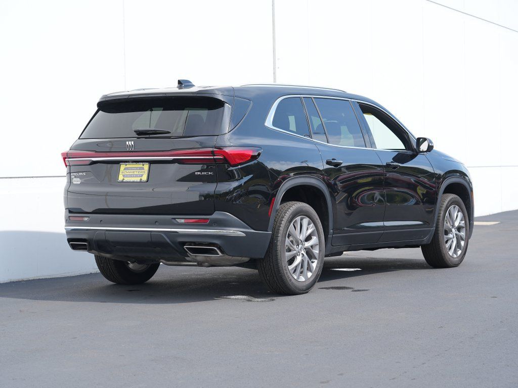 Certified 2026 Buick Enclave Preferred AWD/4WD image 3