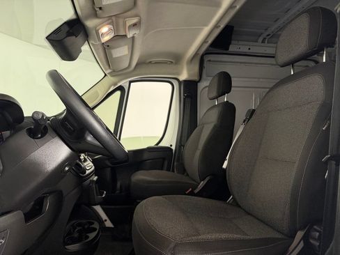 Used 2025 RAM ProMaster 2500 w/ Convenience Group FWD image 21
