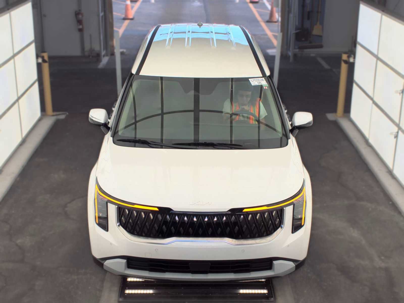 Used 2026 Kia Carnival FWD image 17