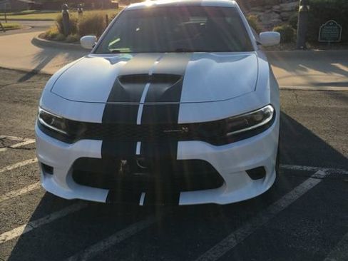 Used 2020 Dodge Charger Scat Pack RWD image 2