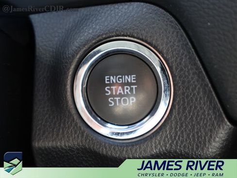 Used 2025 Toyota RAV4 XLE image 31