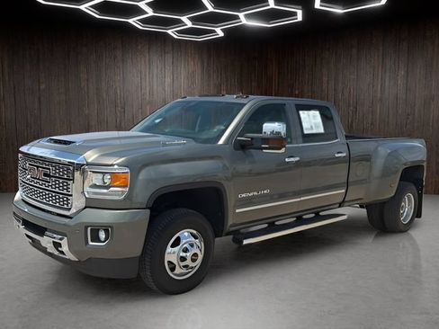 Used 2018 GMC Sierra 3500 Denali w/ Duramax Plus Package AWD/4WD image 3