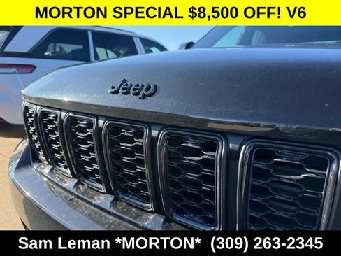 New 2025 Jeep Grand Cherokee Limited w/ Black Appearance Package AWD/4WD image 2
