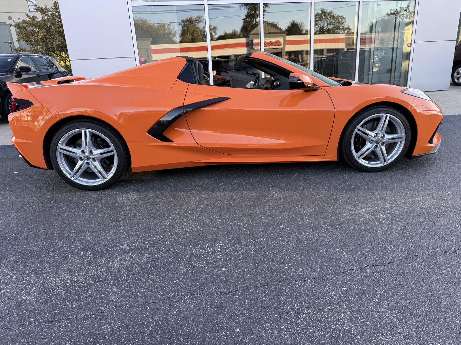Used 2024 Chevrolet Corvette Stingray Preferred Conv w/ Z51 Performance Package RWD image 21