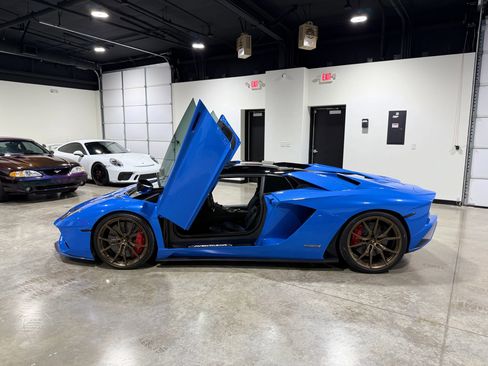 Used 2018 Lamborghini Aventador S AWD/4WD image 65