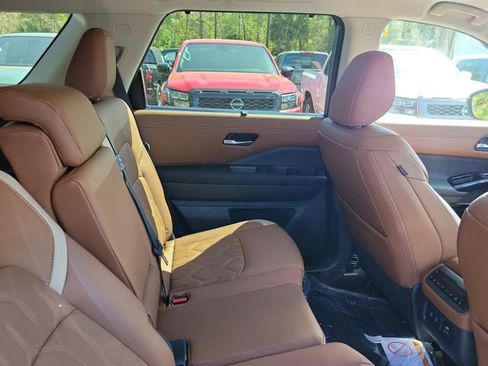New 2026 Nissan Pathfinder Platinum w/ Cargo Package image 30