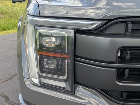 Used 2021 Ford F150 Lariat w/ Equipment Group 502A High AWD/4WD image 10
