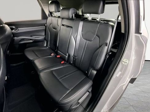 Certified 2025 Kia Sorento S w/ Panoramic Sunroof Package FWD image 21