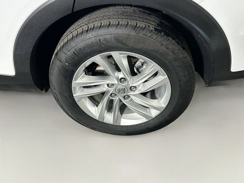 Used 2025 Buick Envista Preferred image 11