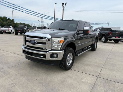 Used 2016 Ford F250 Lariat w/ Chrome Package AWD/4WD image 2
