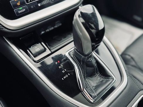 Used 2023 Subaru Outback Limited image 32