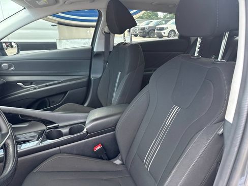 Used 2024 Hyundai Elantra SEL w/ Convenience Package FWD image 8