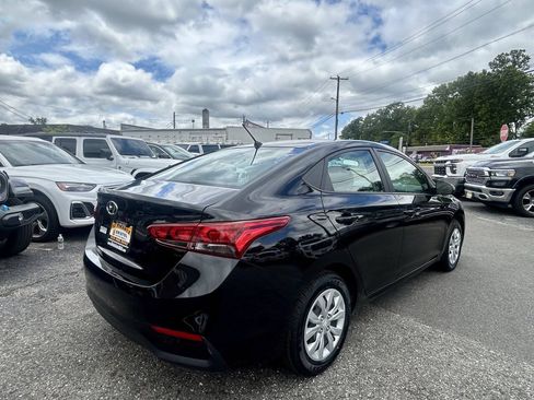 Used 2022 Hyundai Accent SE FWD image 5