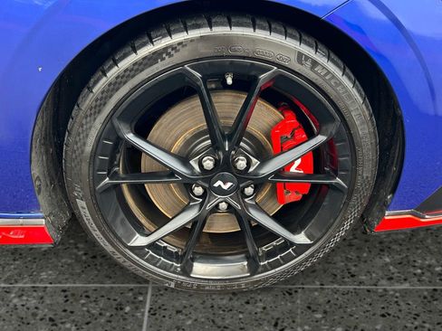 Used 2025 Hyundai Elantra N Base image 9