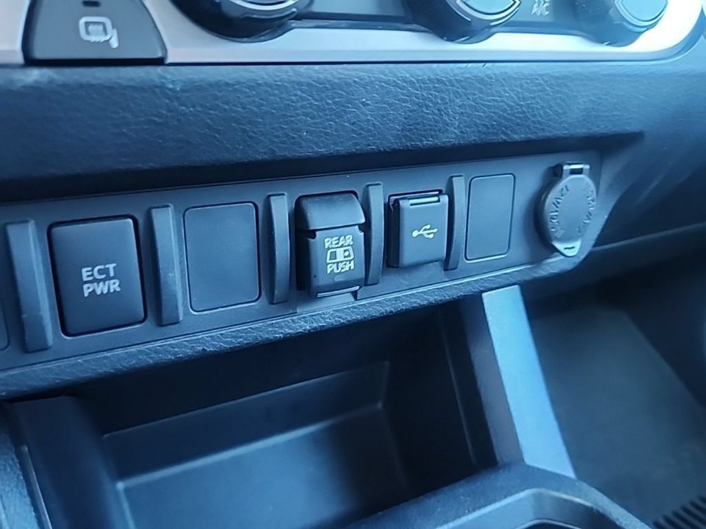 Used 2021 Toyota Tacoma SR5 RWD image 17