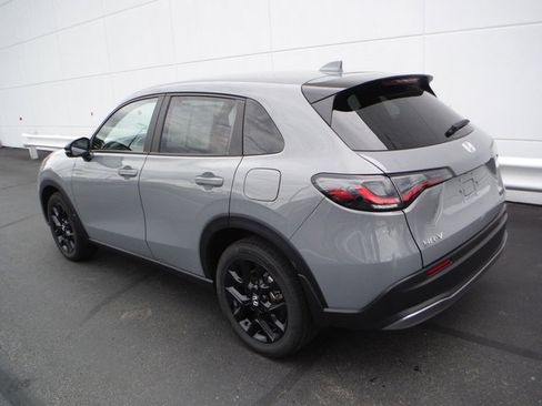 Used 2024 Honda HR-V Sport image 11