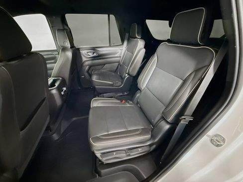 Used 2022 GMC Yukon SLT w/ SLT Luxury Package RWD image 25