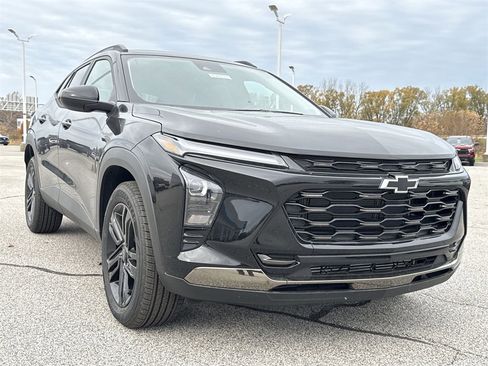 New 2026 Chevrolet Trax ACTIV w/ Sunroof Package image 2