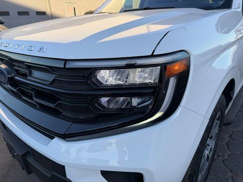 Used 2025 Ford Expedition Active AWD/4WD image 9