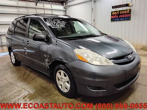 Used 2010 Toyota Sienna LE FWD image 1