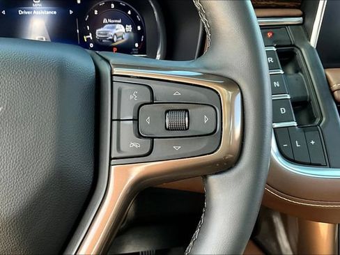 Used 2024 Chevrolet Suburban High Country AWD/4WD image 12