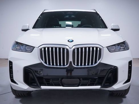 Used 2026 BMW X5 xDrive40i w/ M Sport Package AWD/4WD image 4